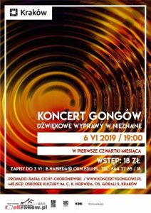 gongi vi 2019 212x300 - Koncert gongów. Dźwiękowe Wyprawy w Nieznane