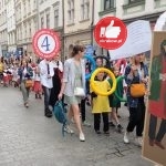 parada 31 150x150 - Fotorelacja z IX Krakowskiej Parady Szkolnych Patronów