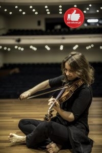 fot. eric melzer 2 200x300 - Zjawiskowa skrzypaczka Patricia Kopatchinskaja i Vivaldi – zapraszamy na koncert z cyklu ICE Classic