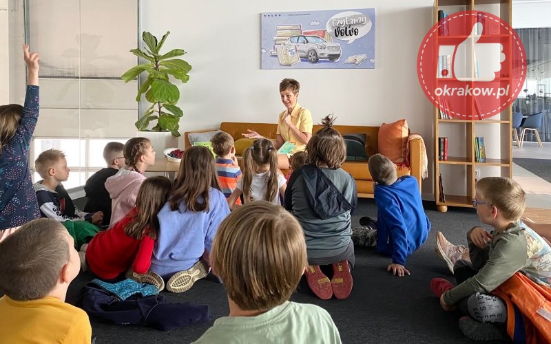 Czytanie dzieciom i miejska pasieka. Prospołeczne inicjatywy krakowskiego salonu samochodowego