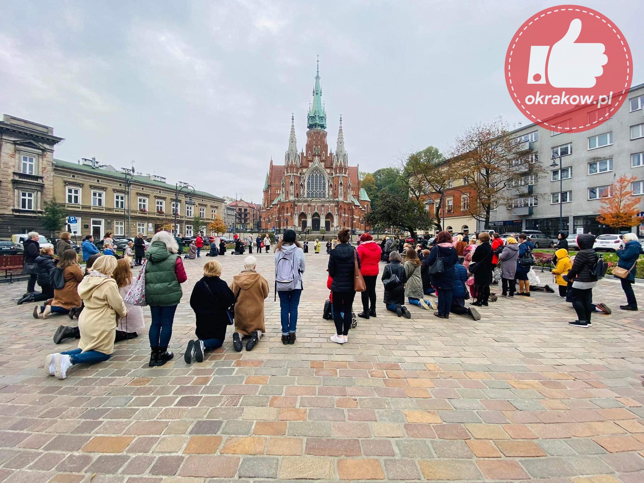 kobiecy rozaniec w krakowie 28 2 - Kobiety w Krakowie odpowiadają na wezwanie Maryi. Kobiecy Różaniec.
