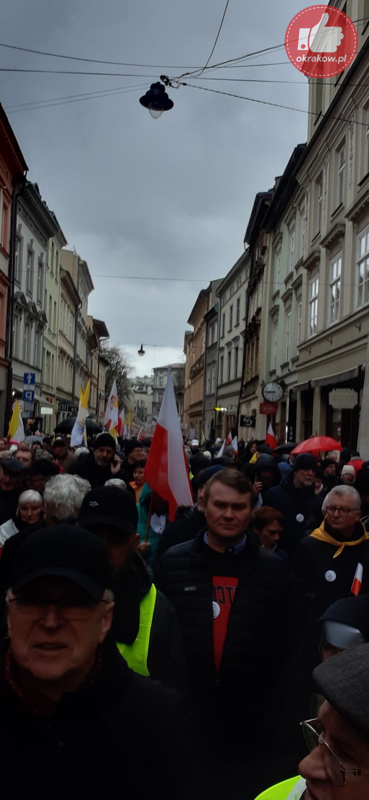 20230402 151550 scaled - Biały Marsz Papieski przeszedł ulicami Krakowa