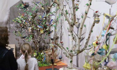 dsc8533 400x240 - Wystawa drzewek emausowych w Pałacu Krzysztofory