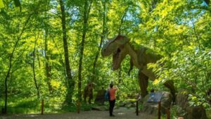 Dinozaury po zmroku w Zatorlandzie