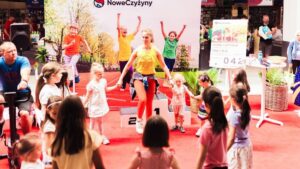 Punkt Lokalnych Inicjatyw Społecznych w Nowych Czyżynach - zabawa dzieci