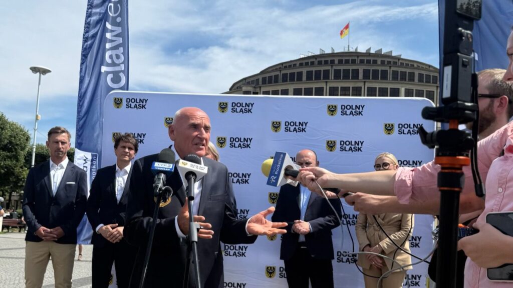 Czesław Lang na konferencji prasowej