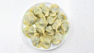 Pierogi - jedna z potraw podczas Wigilii dla bezdomnych w Krakowie